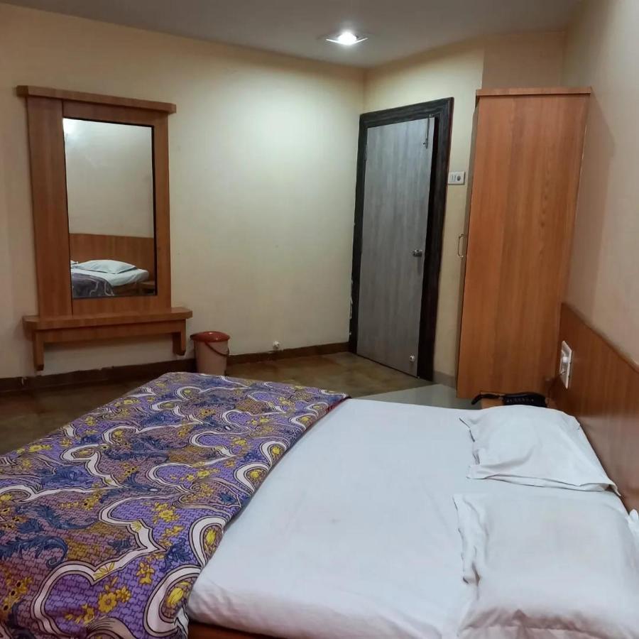 Sharan Hotel Shirdi Εξωτερικό φωτογραφία